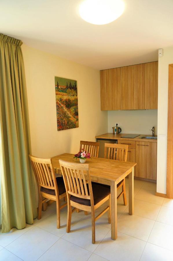 Smelio Vila Apartments Palanga Ngoại thất bức ảnh