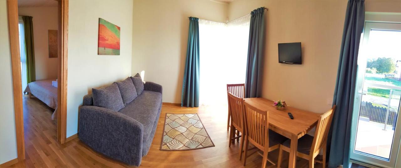 Smelio Vila Apartments Palanga Ngoại thất bức ảnh